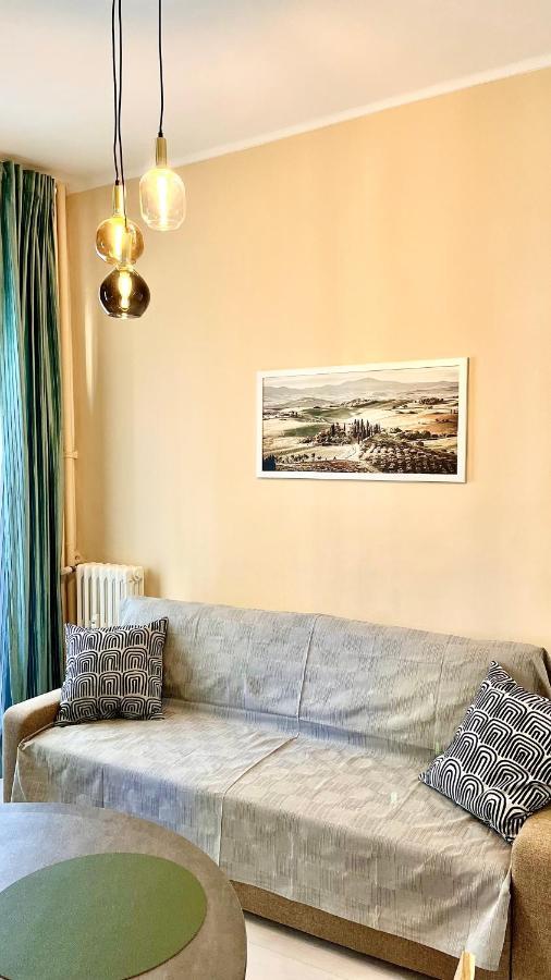 New Apartment, Near Metro Monte Grappa 토리노 외부 사진